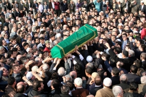 Saliha Kocaman vefat etmiştir.
